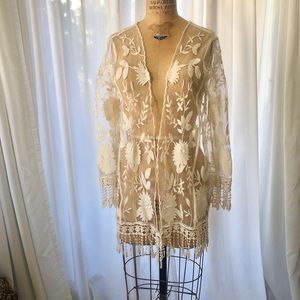 Beautiful sheer lace detail kimono